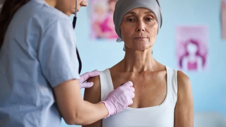 Grudnjak vam odjednom stoji drugačije? Posle 60. godine ovo ne treba olako pripisivati starenju