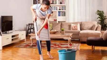Bez mutnih pruga i lepljivog sloja: Parket će se sijati kao da je lakiran