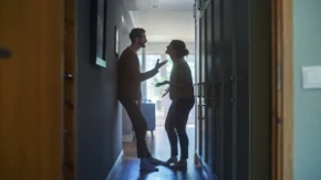 Tera mir i sreću iz doma: Odmah ovo sklonite sa ulaznih vrata, privlači zlo kao magnet!