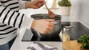 U kojoj šerpi je najzdravije kuvati? Jedan materijal je najbolji izbor za svakodnevnu upotrebu