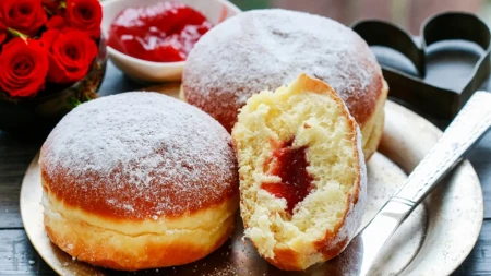 Krofne su vazdušaste i ne upijaju ulje: Moja baka stavi 1 tajni sastojak u testo
