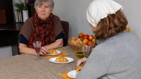 Srpska narodna verovanja: Evo šta nikako ne smete da dozvolite gostu u svojoj kući