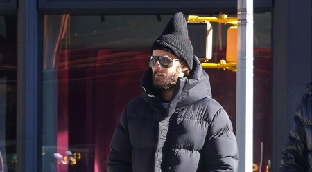 Važio za frajera broj 1 u Holivudu, a sada... Najzanosiniji muškarac uslikan sav zapušten, ne liči na sebe, šta mu se desilo?