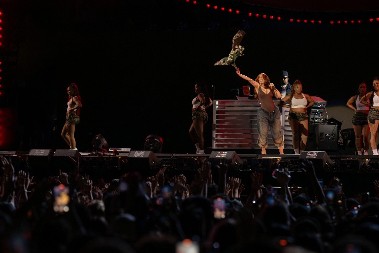 Drama u raju: Tek dobili bebu, a veza im već u raspadu, evo šta rade slavna reperka i sportista