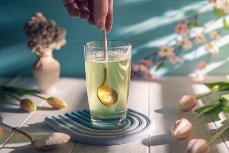 Nema žene koja danas ne pije kolagen: Da li je zaista hit ili bacanje para?