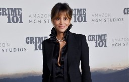 Pokazala verenički prsten od 200.000 dolara! Svi pričaju o dijamantu koji nosi Hale Beri