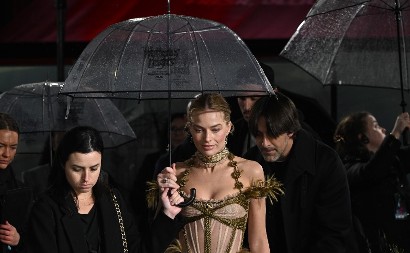 Tapete sa dezenom ljudske kože? Fanovima se slošilo kada su videli njenu sobu, a to čak i nije najgore od svega