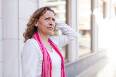 Imam 54 godine i živim sama: Otkako sam se razvela, procvetala sam, pa zašto onda očekuju da propadam?