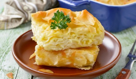 Kako da gibanica bude vazdušasta: Pekar nam je dao recept za preliv koji čini pite mekanim