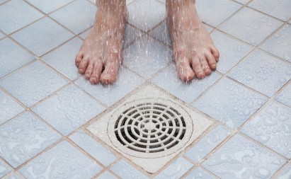 Uklonite smrad iz slivnika zauvek! Vodoinstalater Mića otkriva trik od 100 dinara