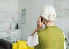 "Pala sam u jezero, a unuk je samo gledao i smejao se dok sam tonula": Tada sam presekla sve, sin i snaha nisu znali šta ih je snašlo