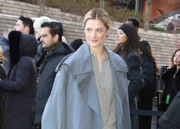 Da li znate čija je ovo ćerka? Lepotu povukla na majku koja je poznata glumica