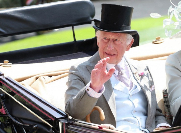 Moderan neki kralj: Evo šta je Čarls radio na Nedelji mode u Londonu, niko nije očekivao ovaj momenat