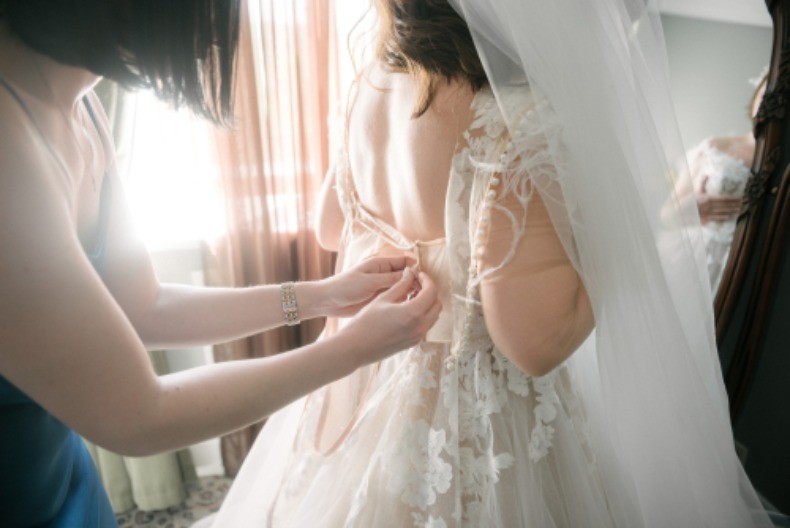 Pakleni plan bivše u Beogradu: Mladoj otkazala venčanicu pred svadbu, nastao haos u salonu