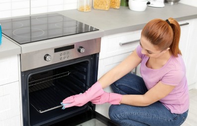 Japanski trik za čišćenje šporeta: Zakorela masnoća nestaje bez ribanja