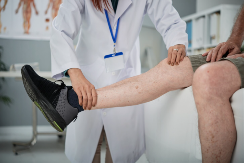 NE MOŽETE DA STOJITE 10 SEKUNDI NA JEDNOJ NOZI? Naučnici upozoravaju – to može biti znak većeg rizika od smrti