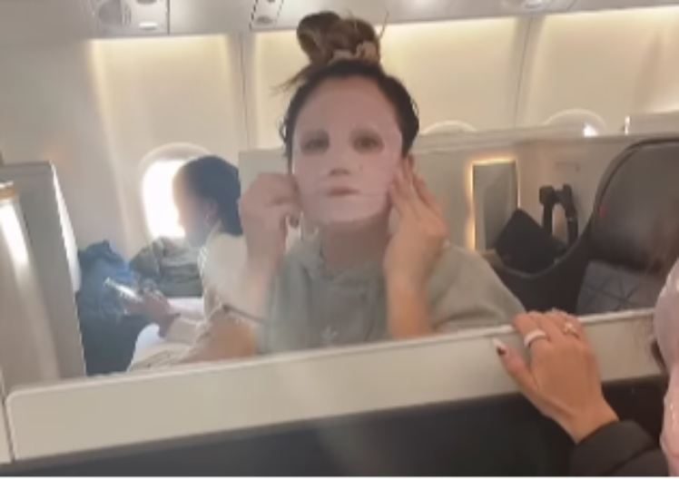 Pogodite ko je: Čuvena glumica se sakrila iza maske za negu lica, sada je niko ne prepoznaje