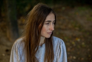 Rodila mu dete, nosi drugo, a onda je otkrila dvostruki život: Mlada majka podelila ispovest koja je šokirala hiljade ljudi