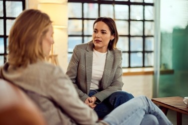 Kuma me je za srce ujela! Kao zmija me je pred svima pecnula - htela sam u zemlju da propadnem!