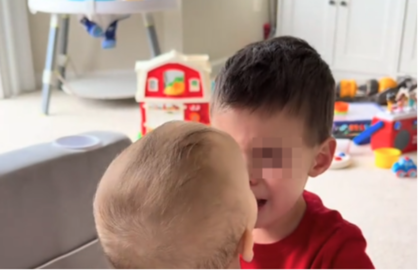 Morate da vidite ove dečake: Svojom slatkoćom raznežili svet, za čas će vam popraviti dan!