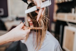 Frizura koja očarava: S lakoćom ističe crte lica, ovo je promena koja treba vašoj kosi na proleće