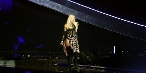 Pevačica se okrenula veri i zatrudnela u 43. godini: Zbog ove molitve život joj se promenio