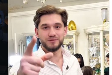 Maksim se oženio sa 10, postao otac sa 14, deda sa 29: A evo kakav život želi svojim ćerkama i unukama!