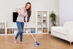 Moji podovi danima blistaju: Sama pravim sredstvo za čišćenje od 2 sastojka