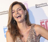 Žena ima 60 godina i izgleda kao avion: Slavna manekenka se skinula i pokazala svoje telo, popadale vilice svima