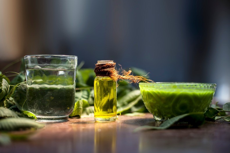 Prirodni antibiotik iz bočice: Ovo ulje uništava bakterije i gljivice, a mnogi ga već nose u torbi