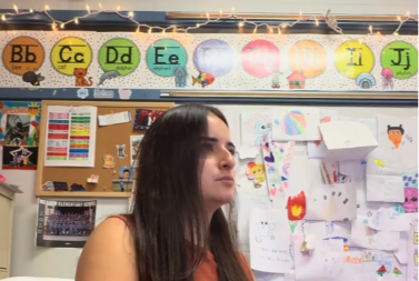 Pitala je đake za bračni savet: Ono što su joj napisali će vam istopiti srce, ovako se voli učiteljica