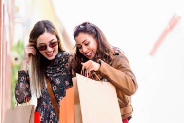 Jedina jakna koja vam treba za proleće: Beograđanke se već takmiče koja će pre da je kupi!