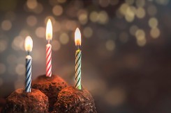 Pa ovo je za ne poverovati! Baka, mama i unuk rođeni na isti dan - i to nije sve