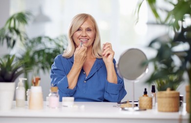 Greške u šminkanju koje dodaju godine: Šminkerka otkriva kako da izgledate mlađe