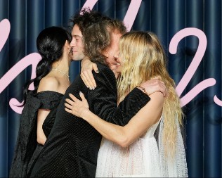 Lakše sa 40, nego 29: Glumica otkrila zašto se ne bi menjala sa mladim majkama, svaka joj je na mestu