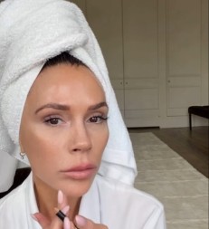 Ima ruž, a nema ruž, ovo je novi ludi trend za leto 2026. godine: Najbolje stoji ženama 50+, Viktoriju Bekam već oborio s nogu