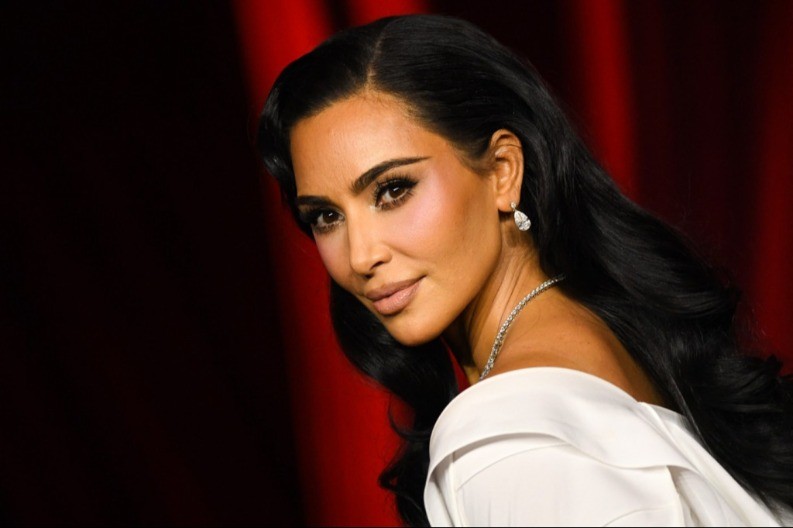 Mislili da će pobeći: Kim Kardašijan snimljena sa novim dragim ovde, sada nisu bili sami!