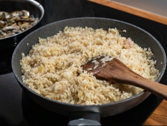 Pirinač više nikad neće biti bljutav: Kad dodate samo jedan sastojak, zrna se ne lepe