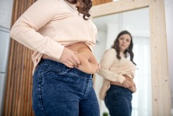 Menopauza udara pravo u struk: Salo se taloži preko noći, ali ovo ga topi