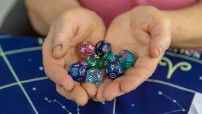 U aprilu se sve čisti i slaže, udaraće sa svih strana, ali vredeće: Stari slovenski horoskop predvišđa čuda za svaki znak