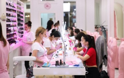 Boja noktiju koja je hit proleća: Srpkinje traže samo takav manikir u salonima! 