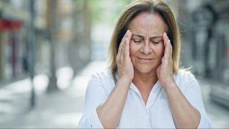 Ako prolazite kroz ove 4 faze, nije to samo glavobolja: "Napada" vas migrena, evo kako da je sprečite i izborite se sa njom