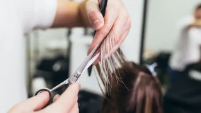 Kratka, ali nije bob: Ovo je frizura kojoj se Srpkinje uvek vraćaju, bukvalno skida godine sa lica