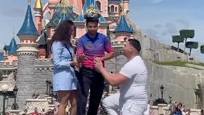 Kleknuo da je zaprosi, a drugi momak prišao i oteo im prsten: Strašno neprijatna situacija, ko je preživeo ovaj blam — pričaće