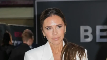 Žene biraju ovo odelo: Kada su ga videle na Viktoriji Bekam morale su i one da ga nabave, apsolutni hit za leto 2026.