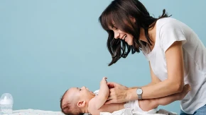 Kako pravilno poviti bebu: Veština koju svaka mama treba da zna