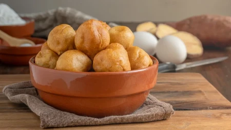 Od njega korica hrskava, a unutra mekani kao duša: Nikada se ne bi setili da ovo stavite u testo za uštipke, 100 puta budu bolji