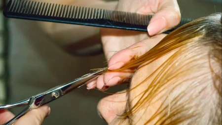 Ako želite termin, nećete ga dobiti, jer su svi popunjeni: Sve žene žele ovakvu frizuru, ove šiške se ne maste često i održavaju prelako 