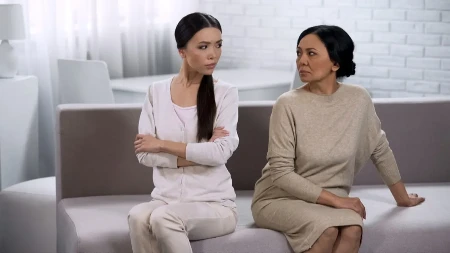 Pažnja svekrve: Ovo su 5 stvari koje nikada ne smete da kažete budućoj snaji, sigurno ćete se pokajati