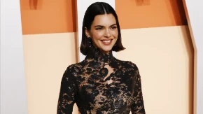 Uhvaćena kako se ljubi s mlađim tipom: Kardašijanka ščepala glumca i ne pušta!